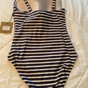 Nip/Tuck Swimsuit Size 6 Navy & White
